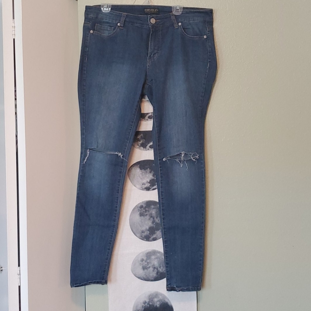 Jeans - Picture 1 of 4